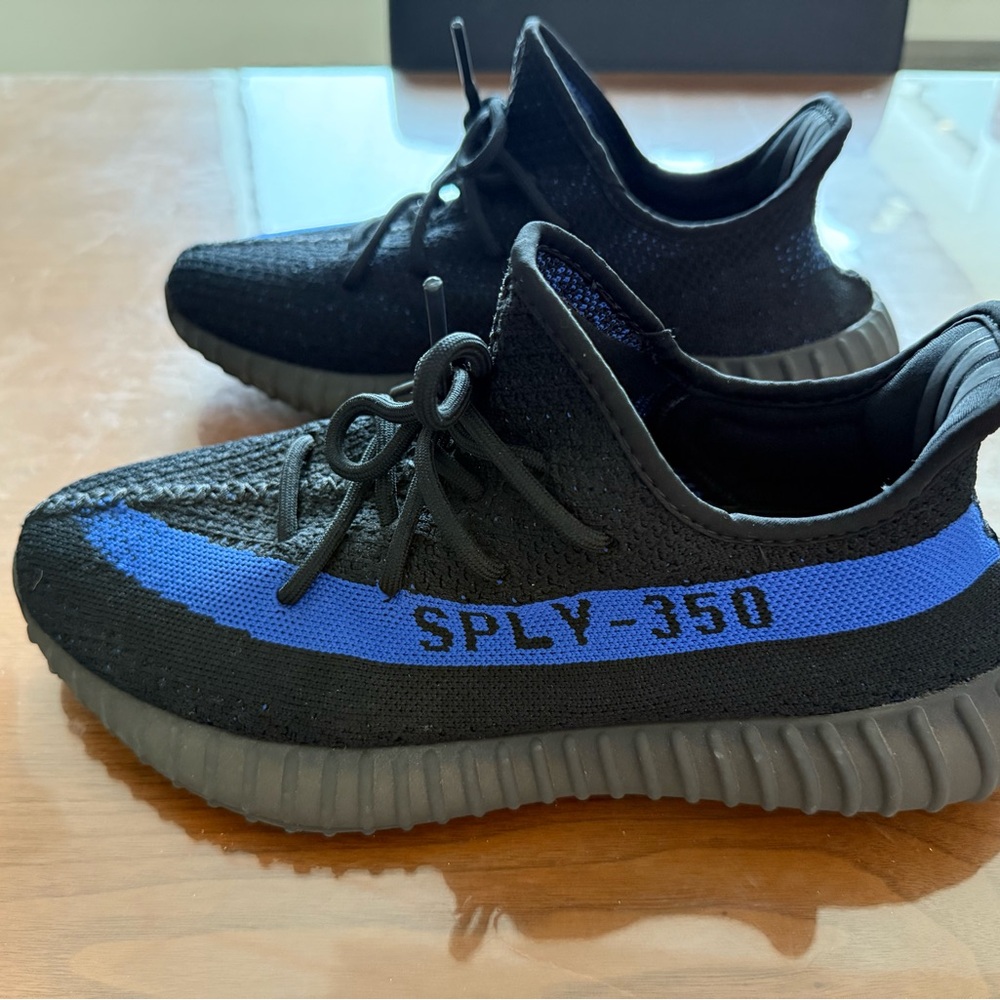 MENS Yeezy Boost 350 V2 Black/Blue size 10